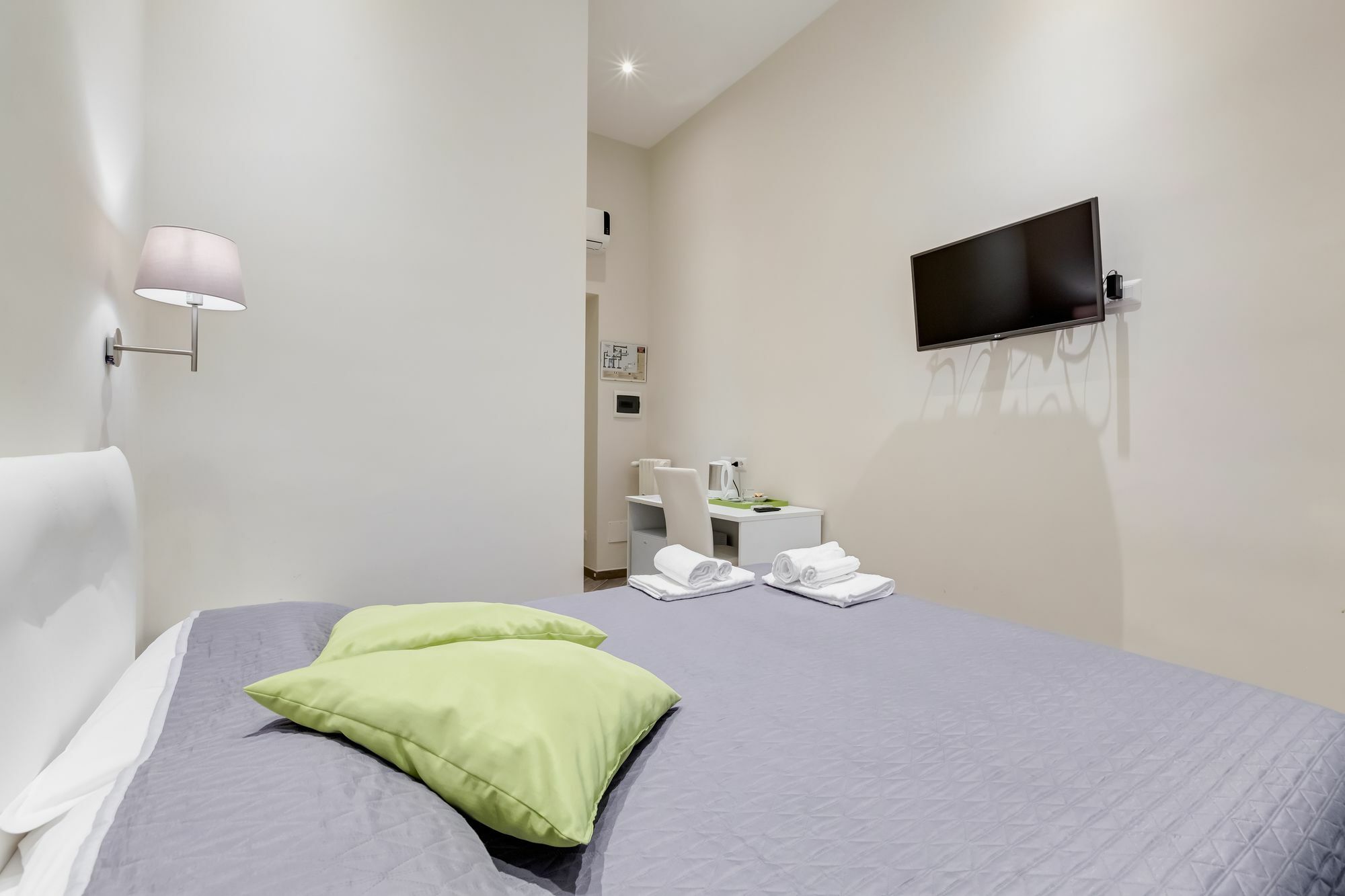 Vaticano 38 Suites Рим Екстериор снимка