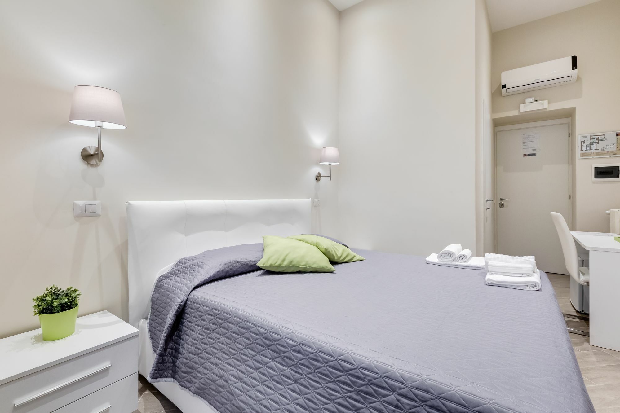 Vaticano 38 Suites Рим Екстериор снимка