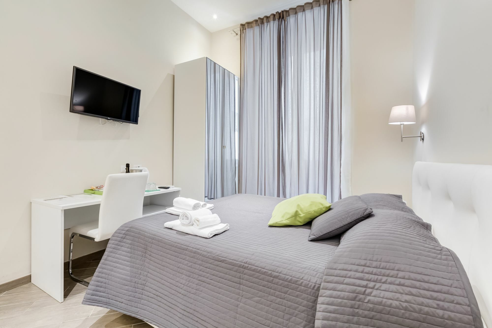 Vaticano 38 Suites Рим Екстериор снимка