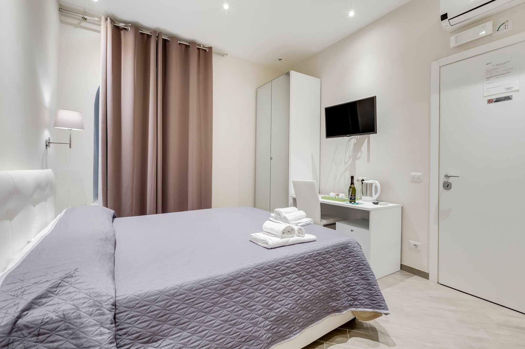 Vaticano 38 Suites Рим Екстериор снимка